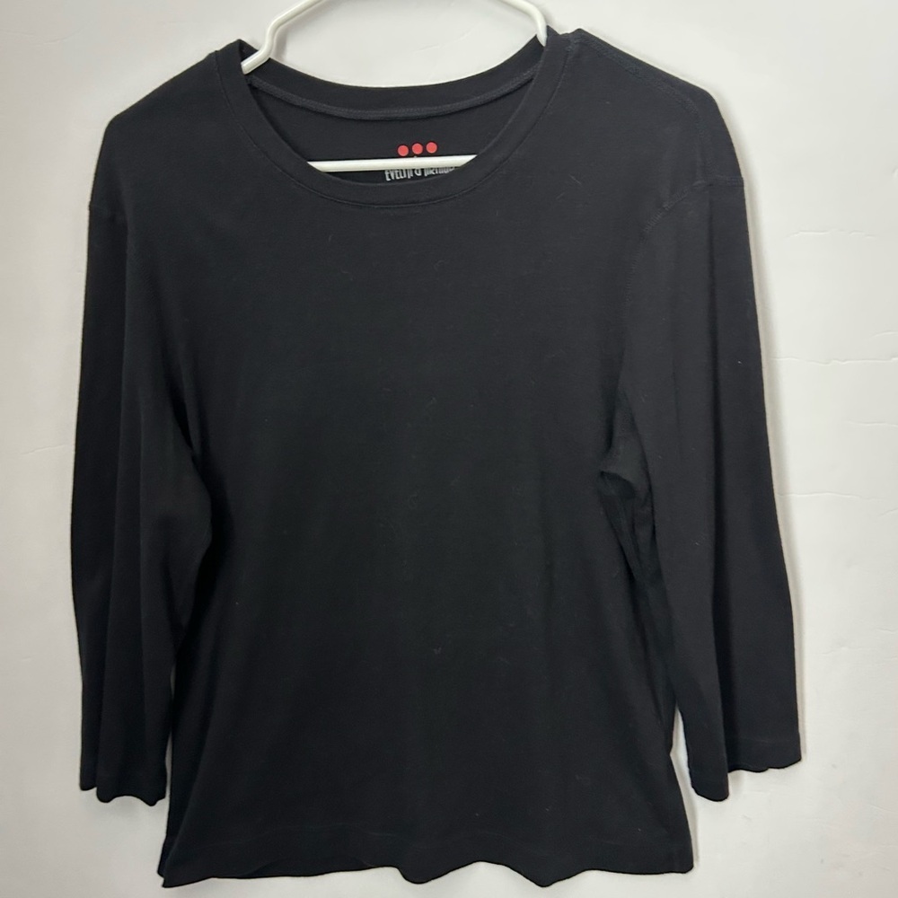EVELYN & ARTHUR collab 3 dots basic black 
Classic Black Women's Top XL